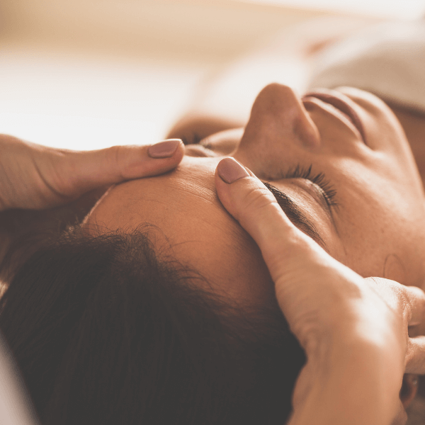 Gezichtmassage - Schoonheid van Emoties Gezichtsbehandeling - Luna Holistic Eindhoven